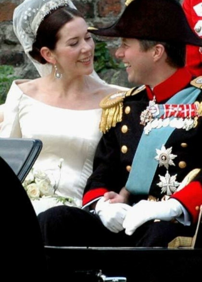 في ذكرى زواجهما.. ولي عهد الدنمارك وحبيبته الأميرة ماري.. 17 عاما من الحب