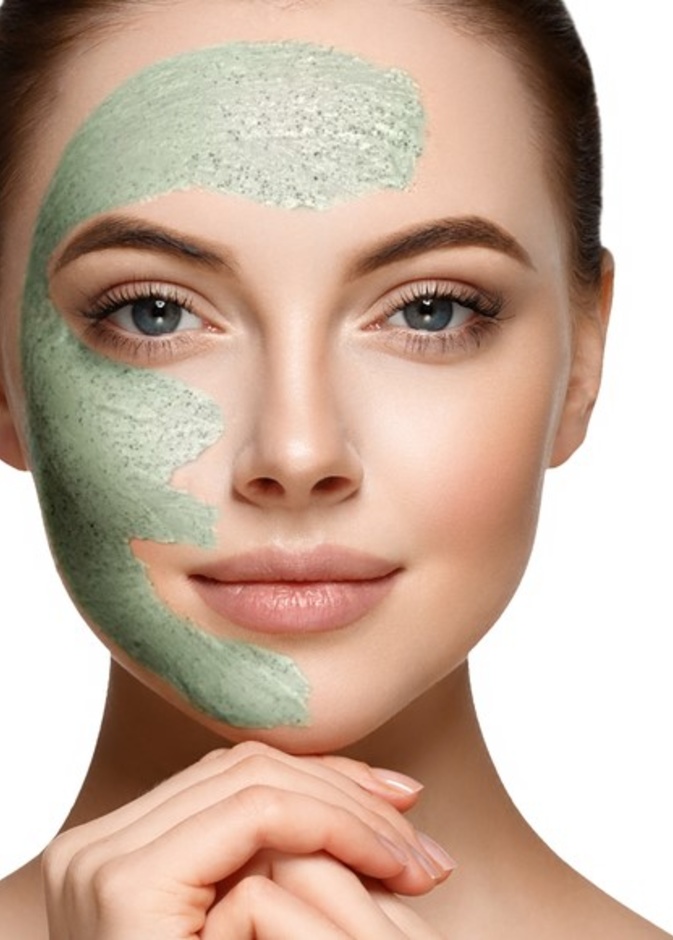  فوائد واضرار ماسك الطين الاخضر للعناية بالبشرة الدهنية