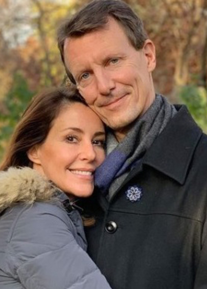 الأمير خواكيم يقيم حاليا في باريس بصحبة زوجته الفرنسية الأصل