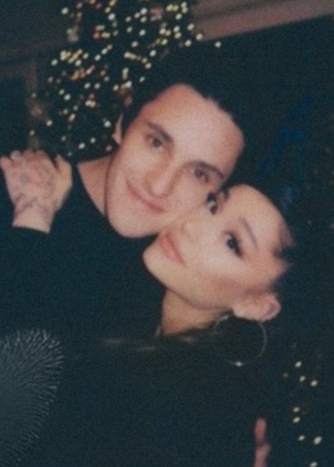 أريانا جراندي و دالتون جوميز