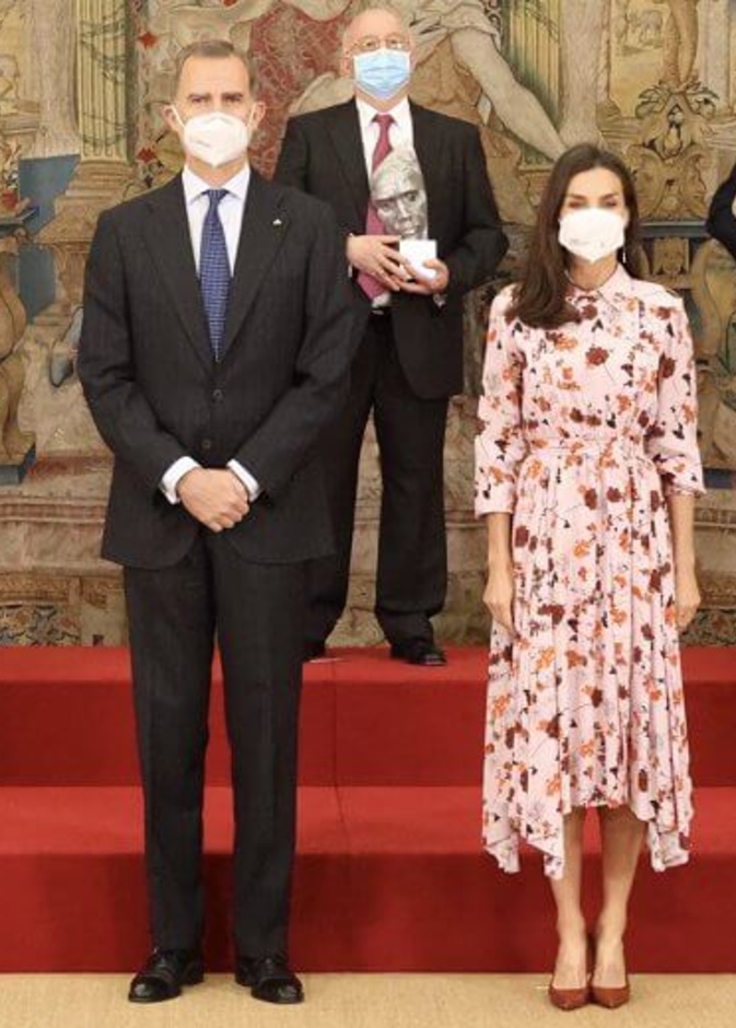 ملك وملكة إسبانيا يسلمان جوائز البحوث الوطنية لعام 2020