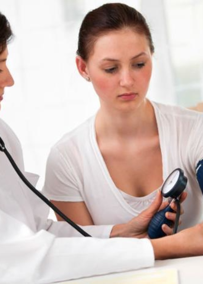  أسباب ارتفاع ضغط الدم لدى المراهقين