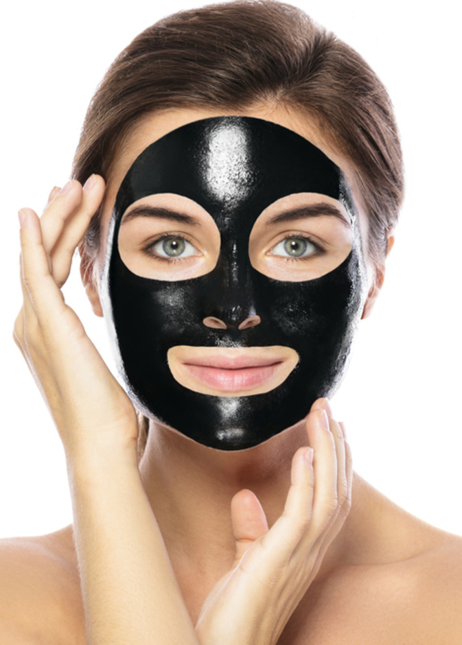  نصائح جمالية عند استخدام ماسك الطين والفحم للتخلص من الرؤوس السوداء