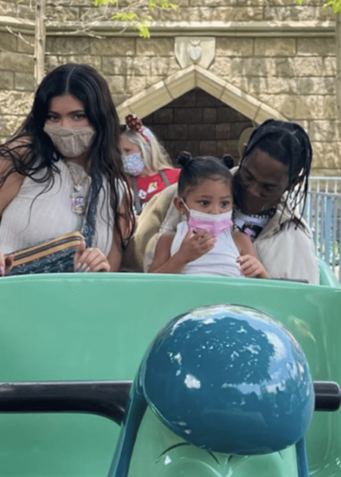 كايلي جينر و ترافيس سكوت و ستورمي