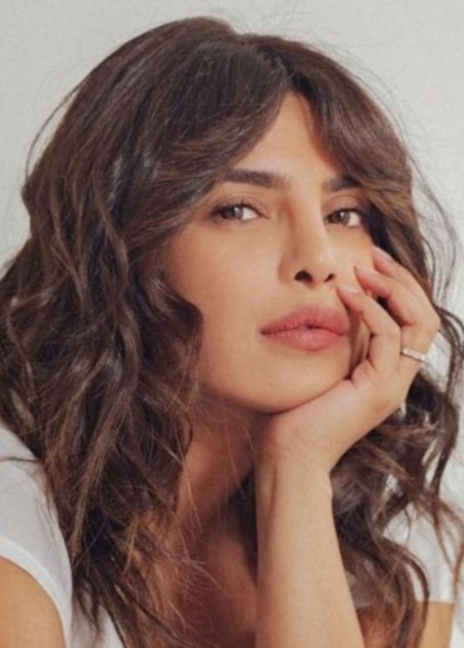  بريانكا تشوبرا تجمع أمولا لجهود الإغاثة في الهند