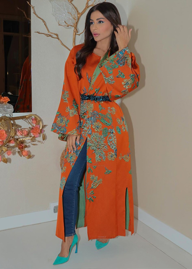 طرق تنسيق البنطلون الجينز للمرأة الثلاثينية علي طريقة مهيرة عبد العزيز