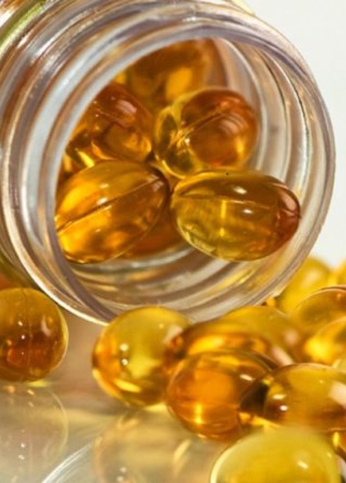 فوائد زيت كبد الحوت الصحية وموانع استخدامه