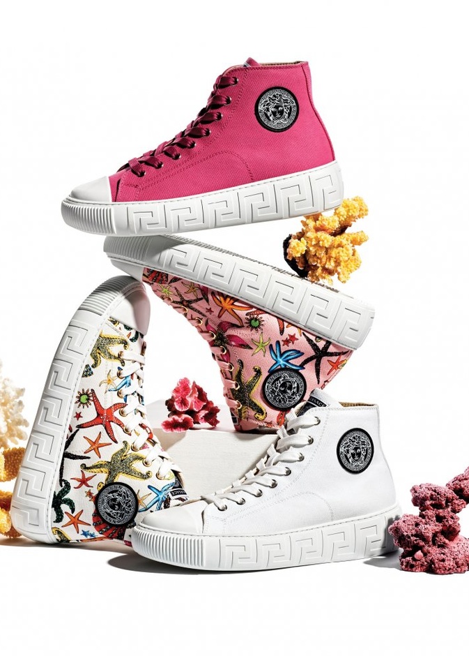 اليوم سنسلط الضوء على الحذاء الرياضيّ الجديد المستوحًى من نقشة Greca الهندسية التي باتت رمزًا من رموز الدار.