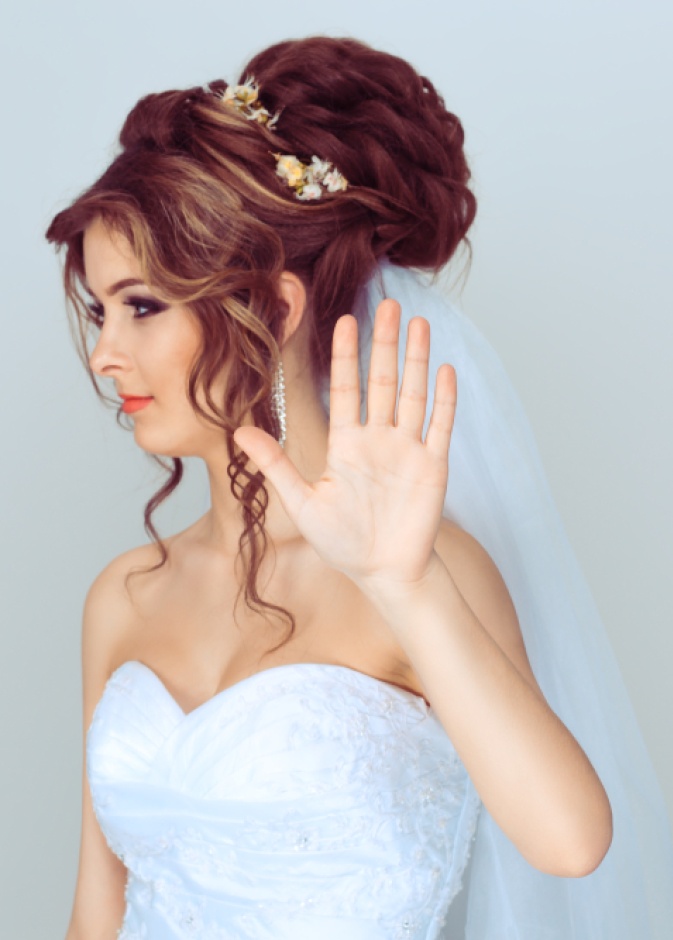  عروس رفضت تقديم الطعام في حفل زفافها وطلبت من ضيوفها تنظيف المكان قبل المغادرة