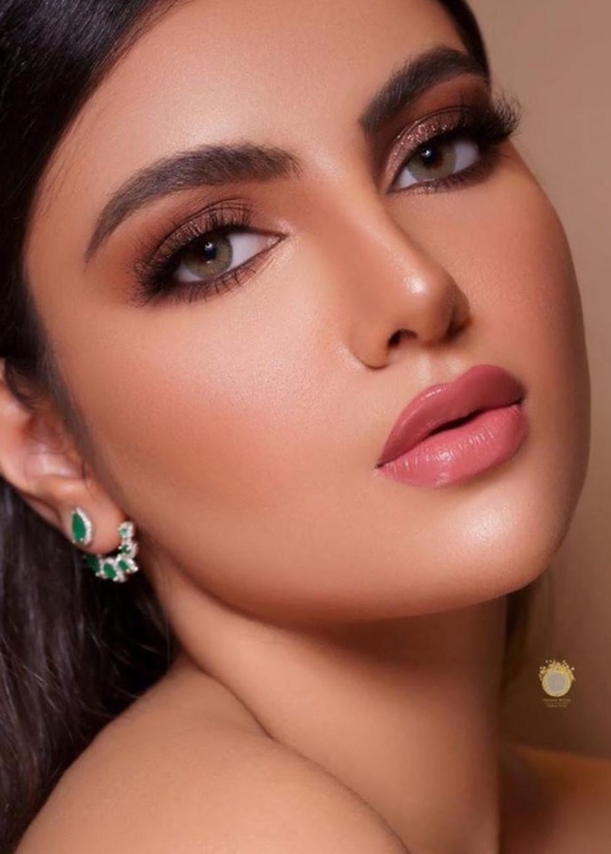  مكياج الوجه بأسلوب خبيرة التجميل هميز بنجابي