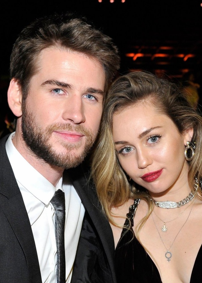  مايلي سايرس Miley Cyrus وليام هيمسورث Liam Hemsworth