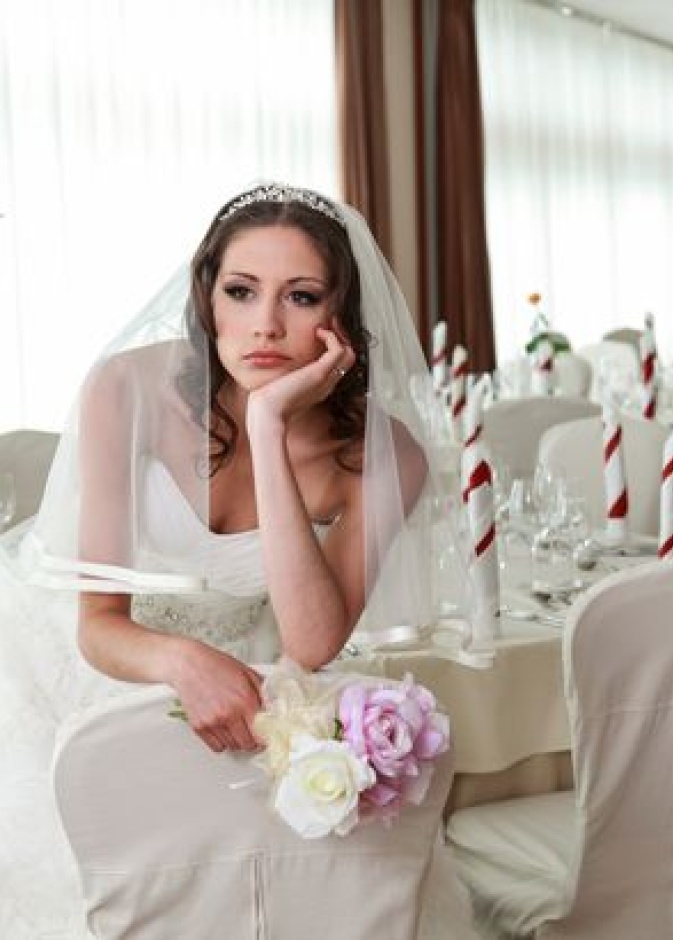 الحماة تدخلت في فستان الزفاف