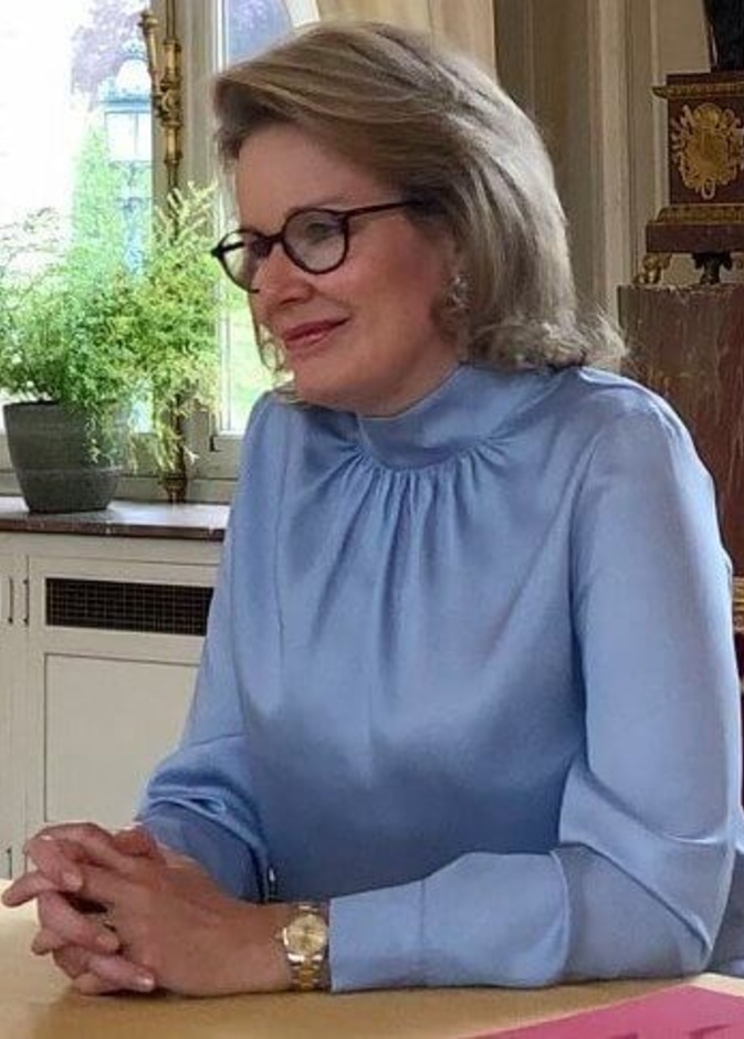 ملكة بلجيكا تلتقي بالفائزين في التصفيات النهائية لمسابقة بلجيكية للبيانو