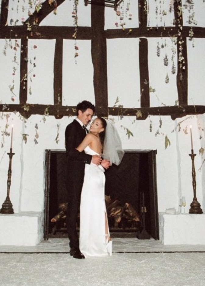 أريانا جراندي و دالتون جوميز