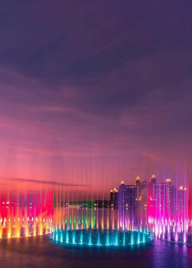 من عروض نافورة النخلة