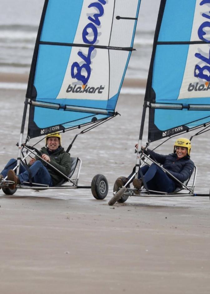 كيت ميدلتون والأمير ويليام في رحلة جديدة مليئة بالمرح في جامعة St Andrews التي التقيا بها