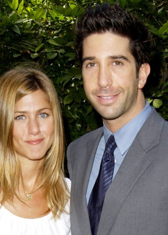 ديفيد شويمر وجينيفر أنيستون 