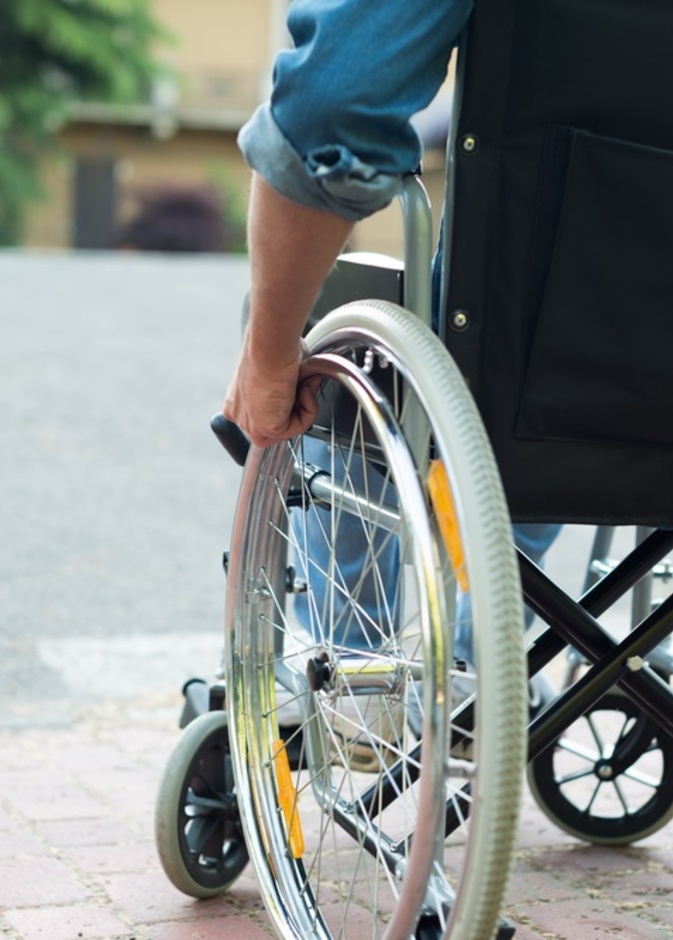  مرض التصلب العصبي المتعدد ينتج عن التهابات في الدماغ والحبل الشوكي