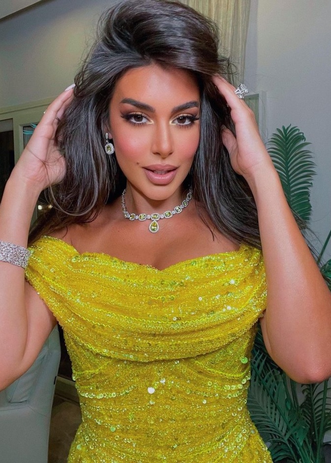  ياسمين صبري بمجوهرات باللون الأخضر