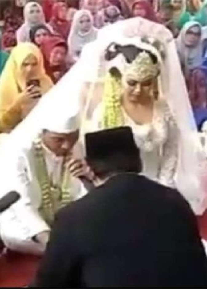 العروس أدهشت حضور حفل الزفاف