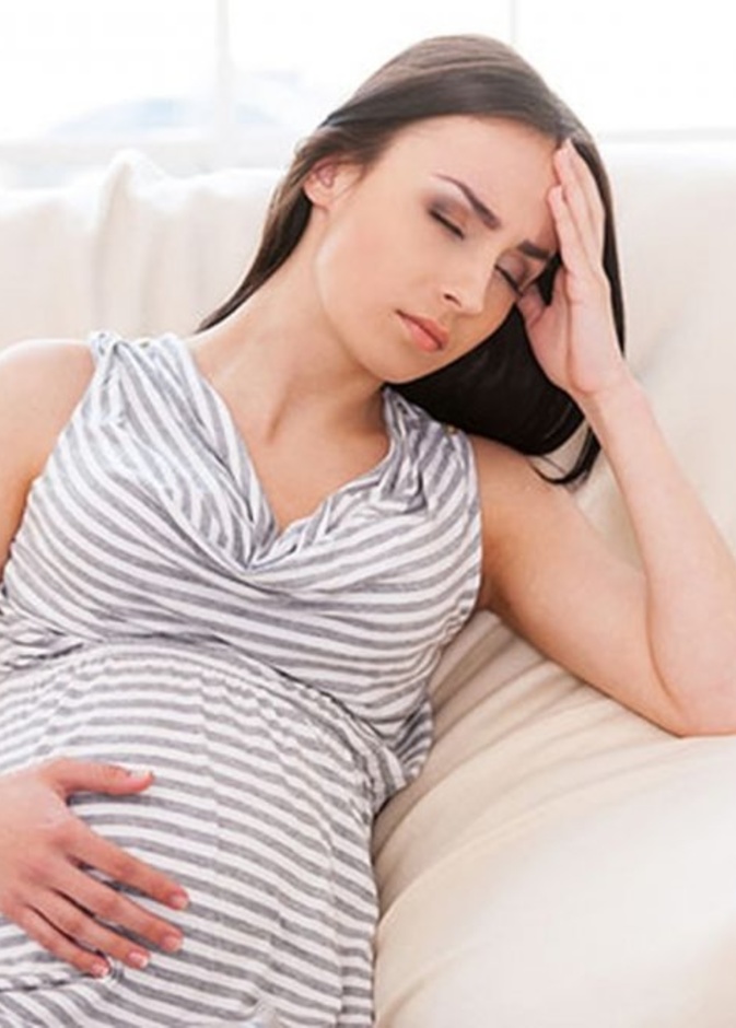 ما هي أعراض الجفاف عند الحامل وهل الوحام يسبب الجفاف