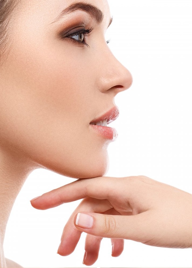 عملية تجميل الذقن تساعد على تحديد خط الفك