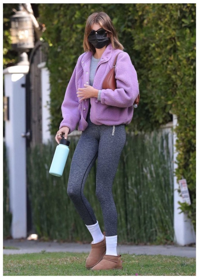 اطلالات رياضية مريحة وعصرية مستوحاة من كايا جربر