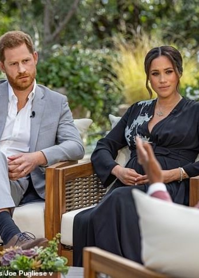 الممثلة جودي تيرنر سميث تنتقد العائلة المالكة لعدم حمايتها ميغان ماركل