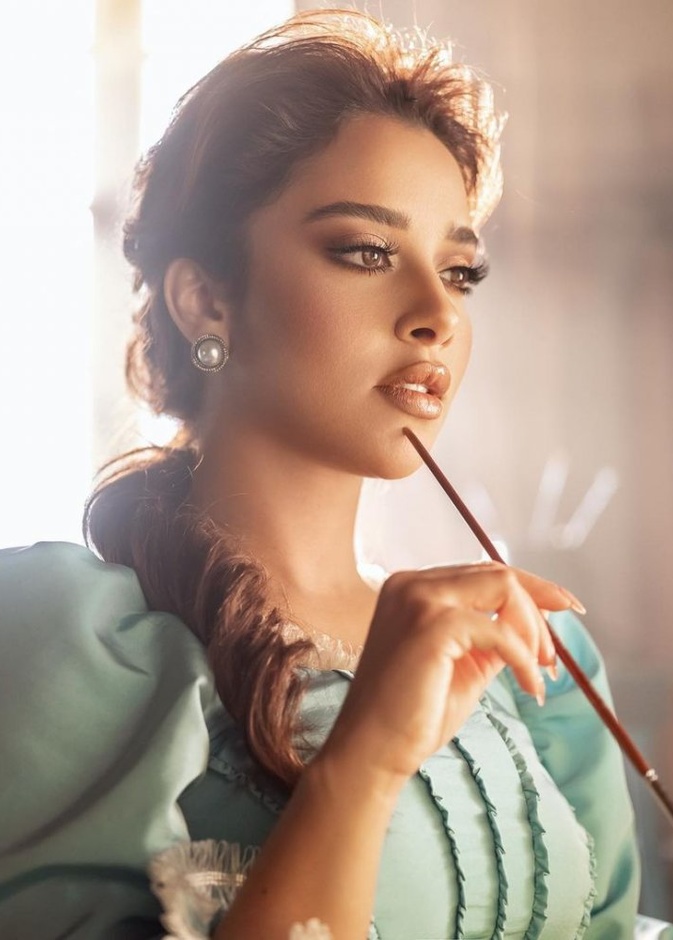  بلقيس فتحي بأقراط لؤلؤ