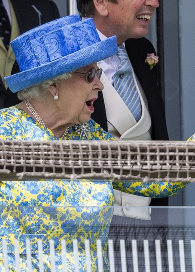 للمرة الرابعة في 75 عاما الملكة تغيب عن سباق إبسوم ديربي