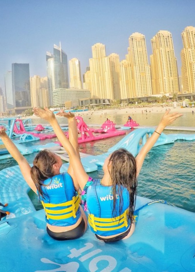 متعة عائلية في حديقة أكوافن المائية بواسطة Aqua Fun
