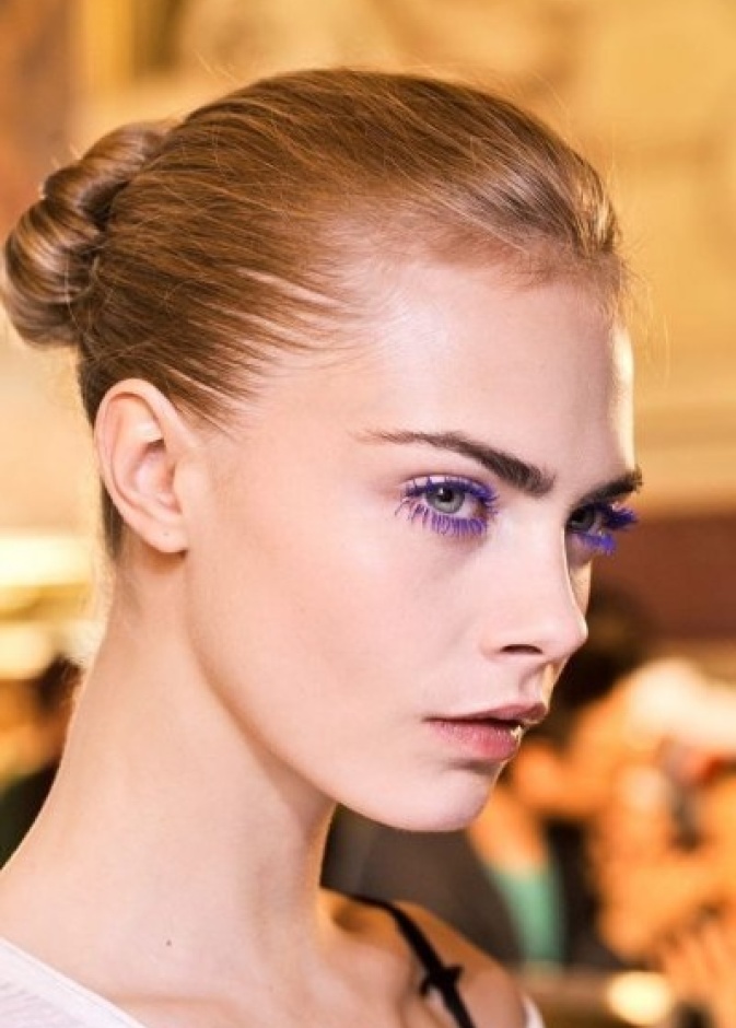  أفضل أنواع الماسكارا باللون الأزرق للصيف 2021