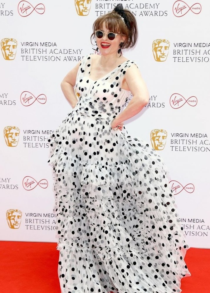 هيلينا بونهام كارتر نجمة مسلسل ذا كراون 