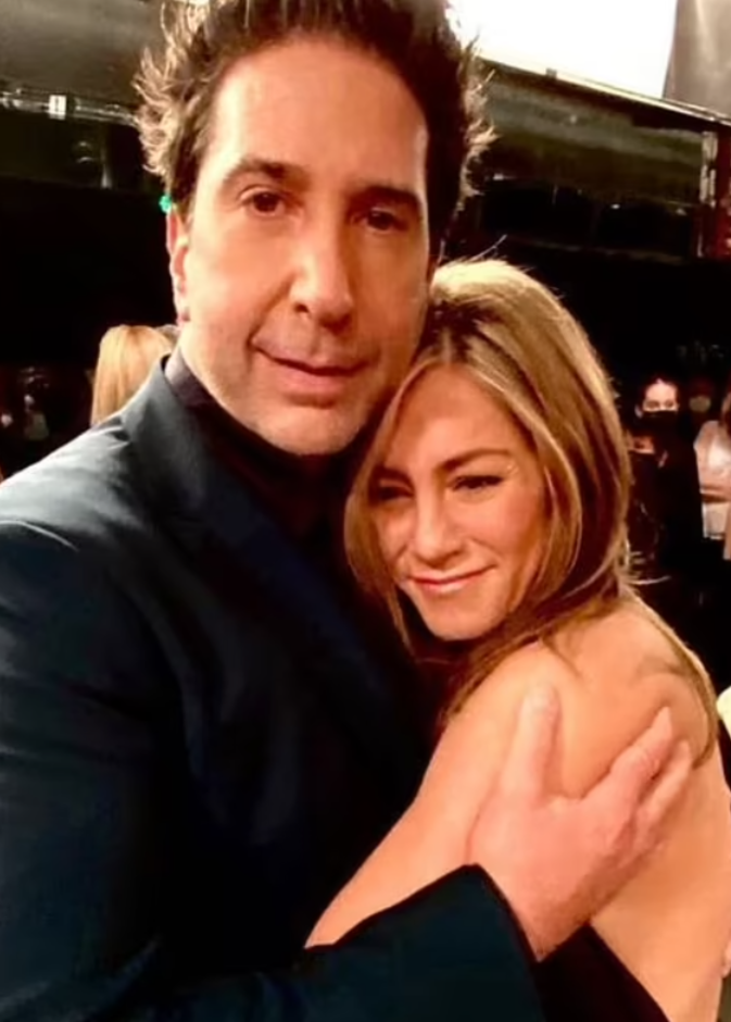 ديفيد شويمر و جينيفر أنيستون  2021