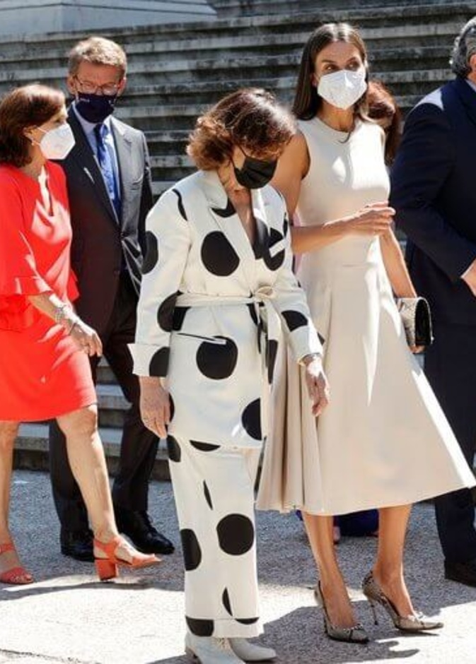 الملكة ليتيزيا تفتتح معرض إميليا باردو بازان