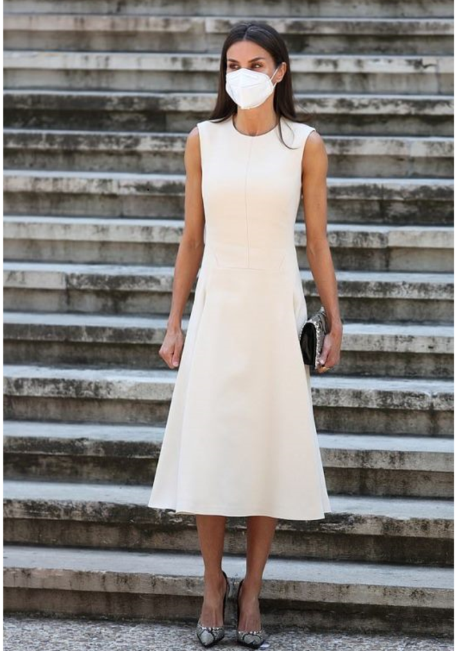 خطفت أحدث إطلالات الملكة ليتيزيا الأنظار بفستان من مجموعة Pedro del Hierro