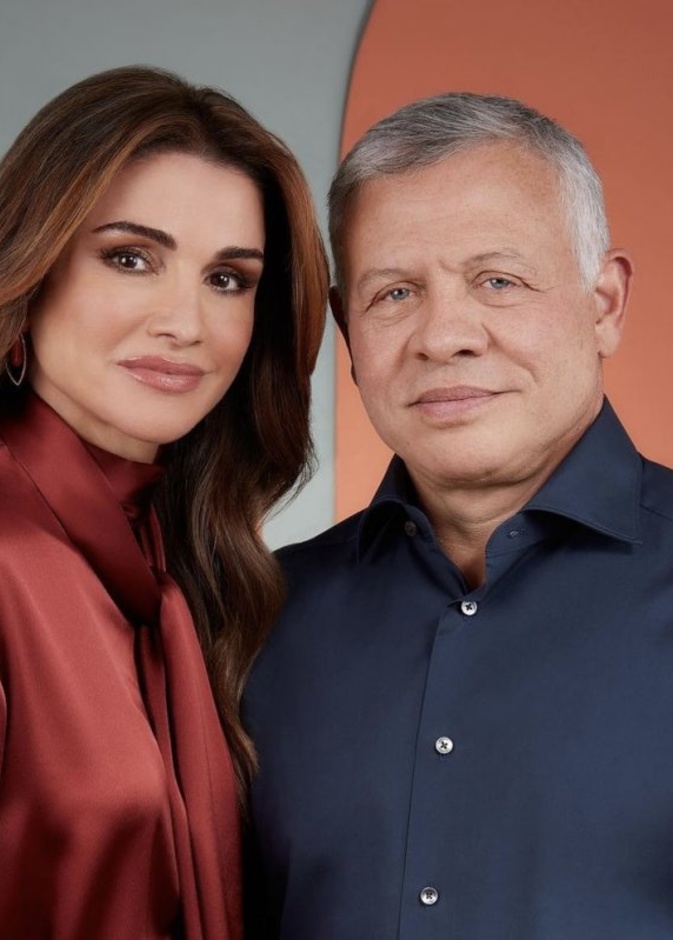 نشرت الملكة رانيا صورة لها برفقة الملك عبدالله بمناسبة عيد زواجهما