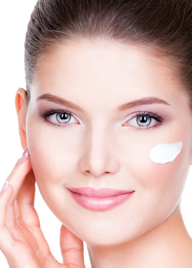 فوائد تقشير البشرة بالكريمات واهم النصائح عند استخدام كريمات التقشير