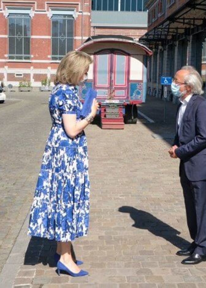 الملكة ماتيلد تزور مدرسة السيرك في بروكسيل