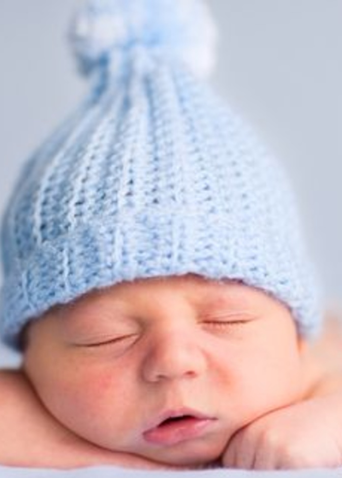 كم ساعة يجب أن ينام الطفل في عمر شهرين