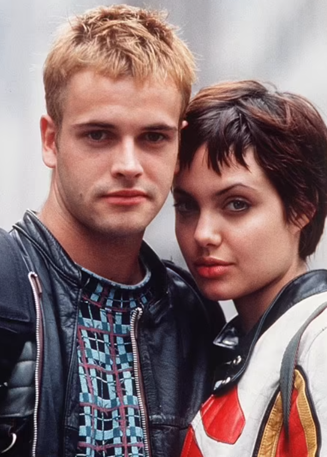 أنجلينا جولي و جوني لي ميلر