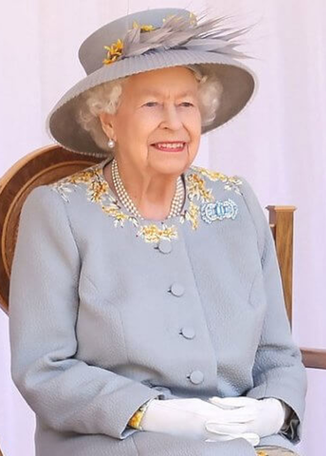 ملكة بريطانيا تشارك في النسخة المصغرة من احتفالات Trooping the Colour
