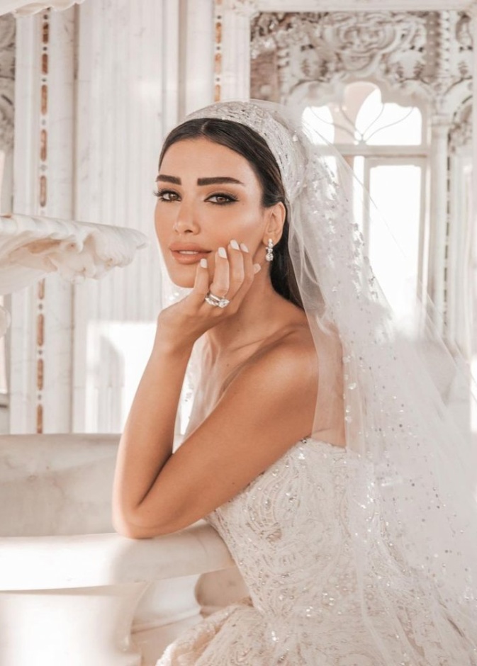 استوحي مجوهراتك من جيسيكا عازار ليوم زفافك من أهم دور المجوهرات.