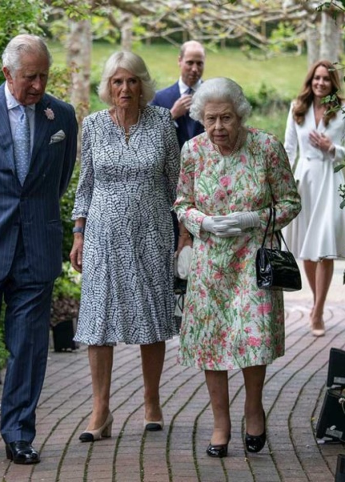 في أحدث لقاء بينهما.. ما هو اللقب الشخصي الذي حيت به كيت ميدلتون الأمير تشارلز؟