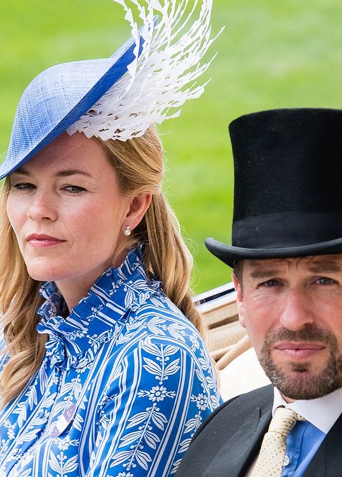 بيتر وأوتوم فيليبس يصدران بيانا مشتركا بعد طلاقهما رسميا