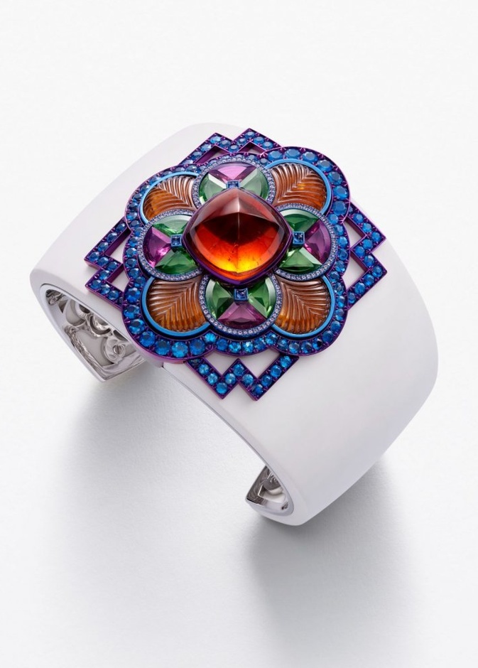 سوار من مجموعة Paradise