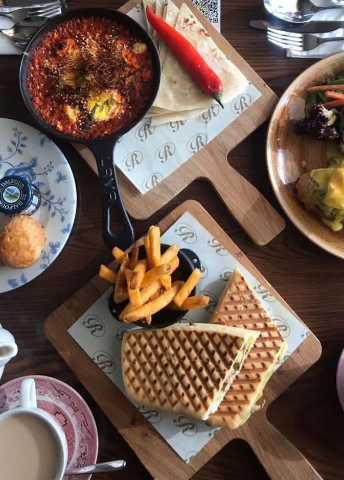 خيارات شهية وطاولة مميزة من أجل الاحتفال بعيد الأب في مطعم ريشو