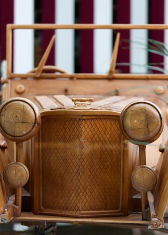 نادي الشارقة للسيارات القديمة.. وجهة مثالية لعشاق السيارات بالإمارات