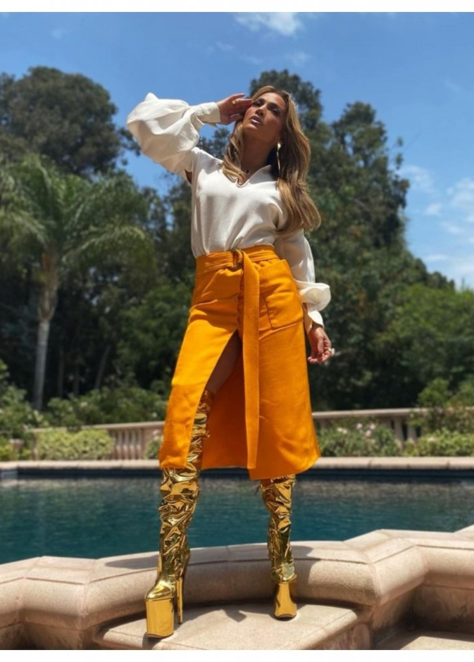  اطلالة عصرية اعتمدتها جينيفر لوبيز