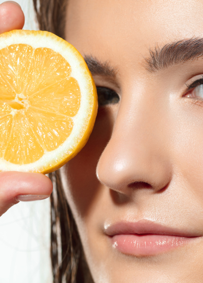 ما هي فوائد واضرار الليمون للعناية بالبشرة